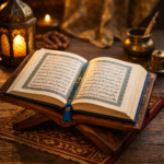 Al-Qur'an terbuka dengan penopang kayu