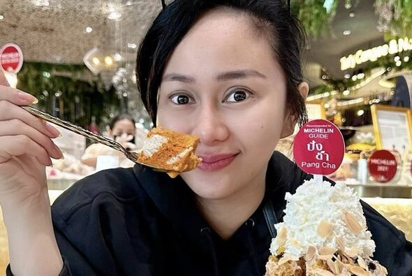 denise-chariesta-melahirkan-sebelumnya-asyik-kulineran-salmon-hingga-es-krim-8_169