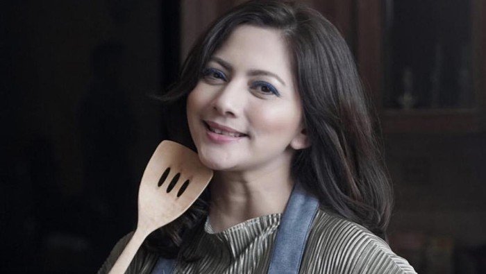 momen-kulineran-cut-keke-artis-yang-pernah-jadi-aspri-hotman-paris-2_169