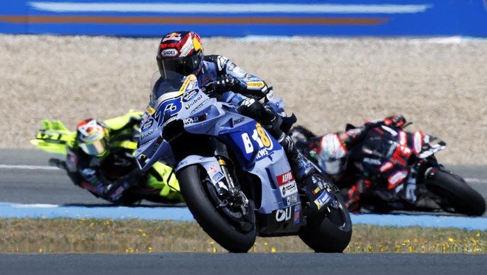 motogp-spanyol-2026-memanas-alex-marquez-juara-marc-marquez-crash-parah-1777208771992_169