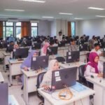 peserta-mengikuti-utbk-snbt-yang-digelar-unsoed-purwokerto-kamis-2442025-1745466168254_169 (1)