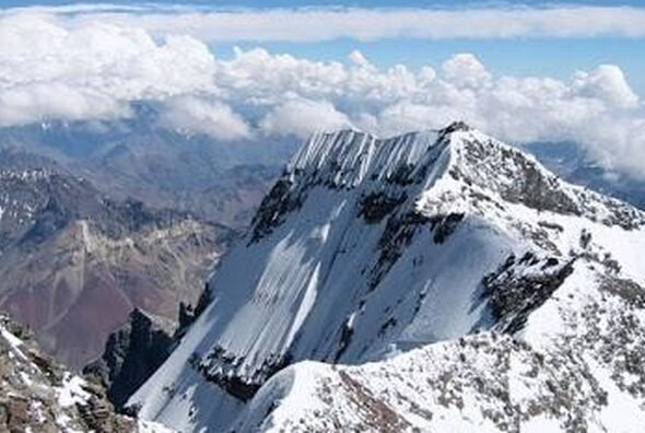 puncak-jayawijaya-carstensz-pyramid_169